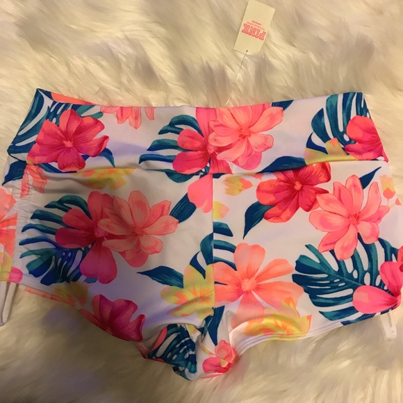 💋SALE💋PINK VICTORIA’S SECRET GYM TO SWIM SHORTIE - Picture 3 of 3
